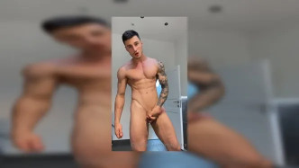 Max Barz OnlyFans(20) video