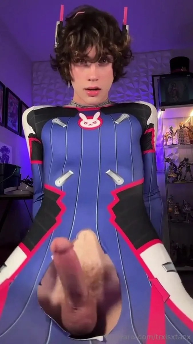 Eva (Overwatch) Flirting Cosplay video