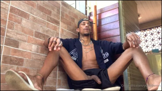 Onlyfans.com   Yuri Oberon OnlyFans Solo (41) video