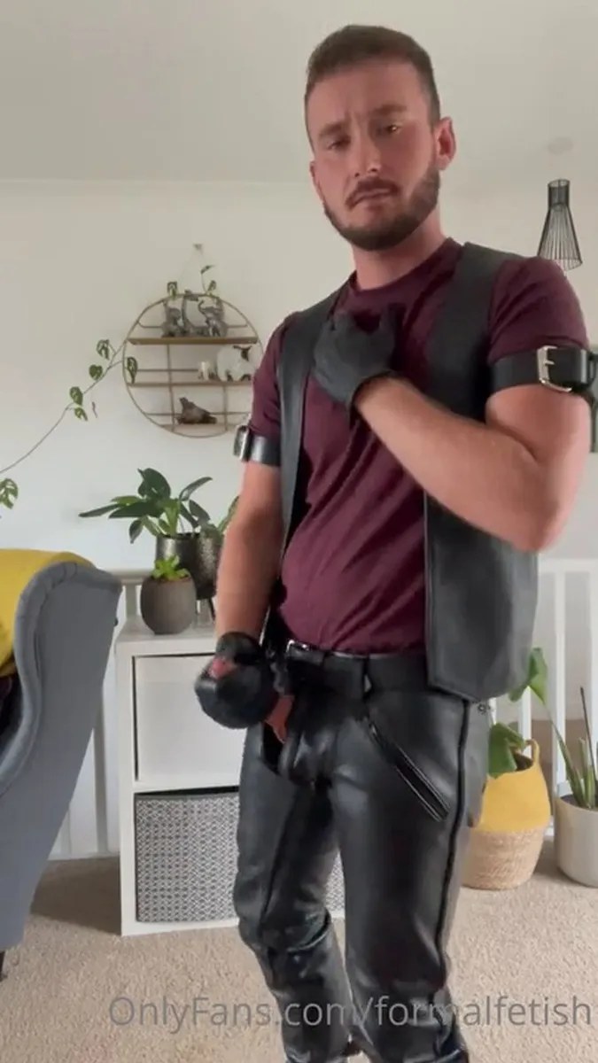 0h5zsgwjryb2kns7nzqx2 Who Likes The Smell Of Leather video
