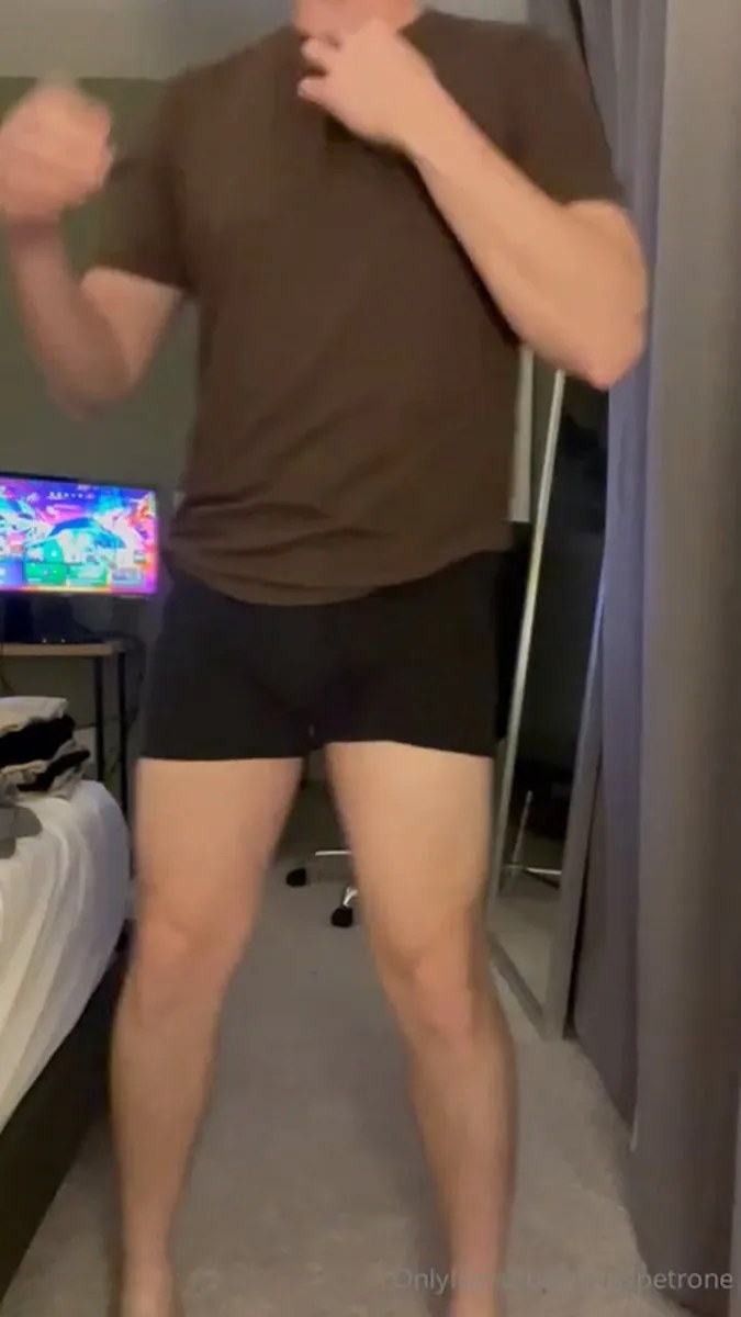 Chrispetrone (79) video
