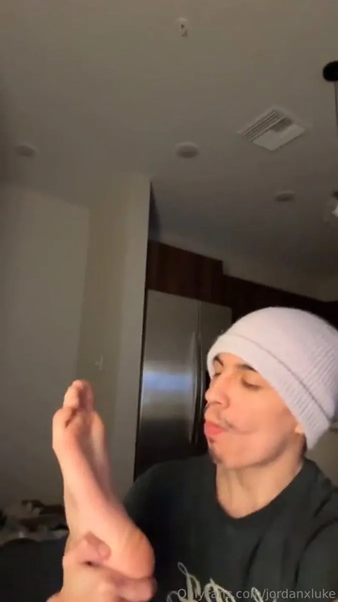 0hob81os0wfdmrfuq8qx2 Source video