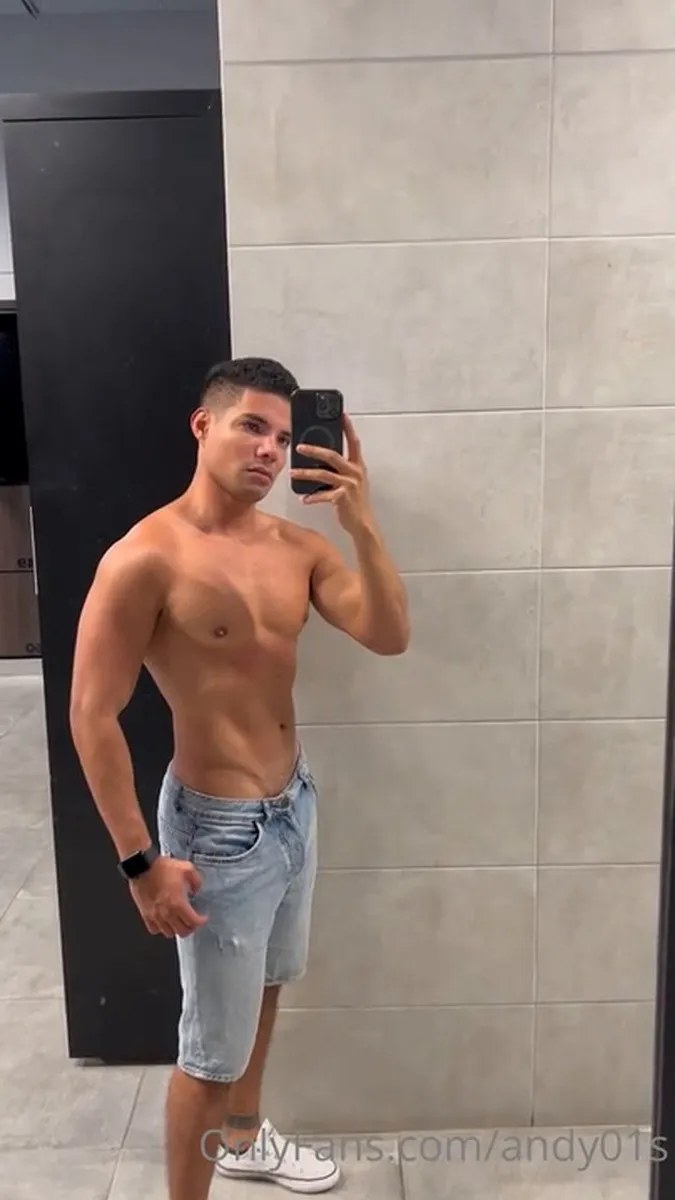 20221123 Gym Locker Room !!  3 video