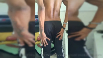 Onlyfans.com   Yuri Oberon OnlyFans Solo (40) video