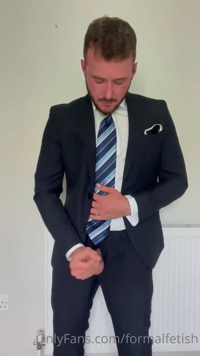0h4tt3xha3x7up5ywsraf Suited Cumshot Anyone video