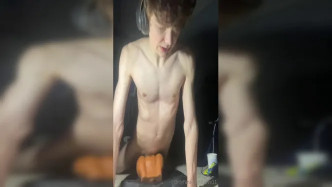 0hrbqa6hwiykl717hy7bx Source video