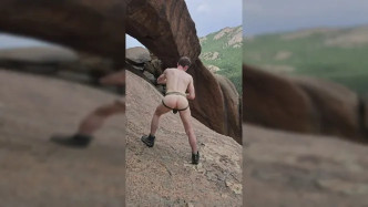 1b1925f7 B57f 4c5b 8d0f C2fdf6553e97 video