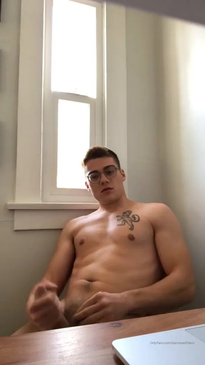 5e4ef46f73ec122e0e38d video