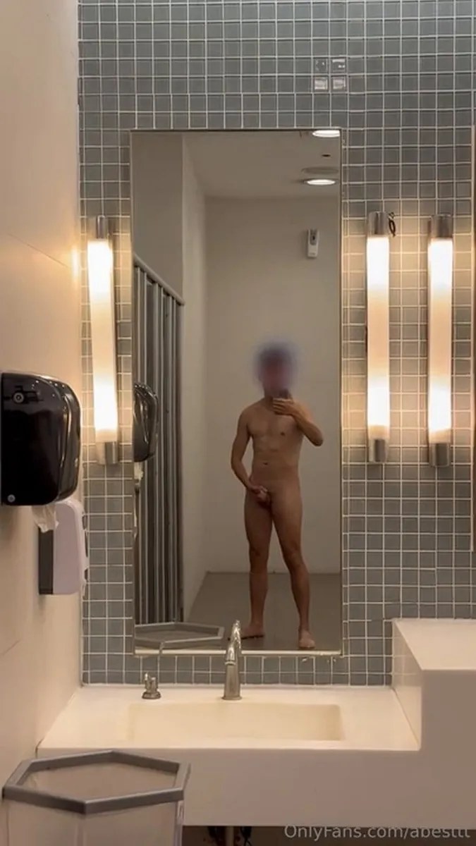 Post 'แก้ผ้าเดินเล่น ในห้อง น้ำห้าง ก็เสียวไปอีกแบบนะ' By 'abesttt' From OnlyFans video