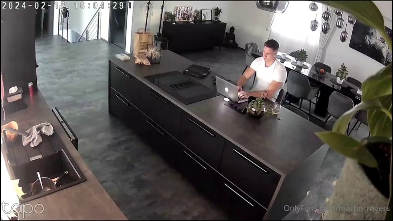 0hmr7gykgph5x1senjndv Source video
