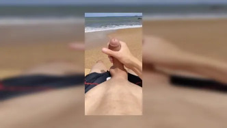Aquela Punheta Na Praia video