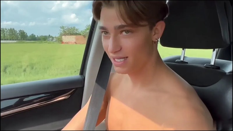 Edoardo Fresia (mynameisedo) Gets Jerked Off In The Car – THE UNKNOWN video