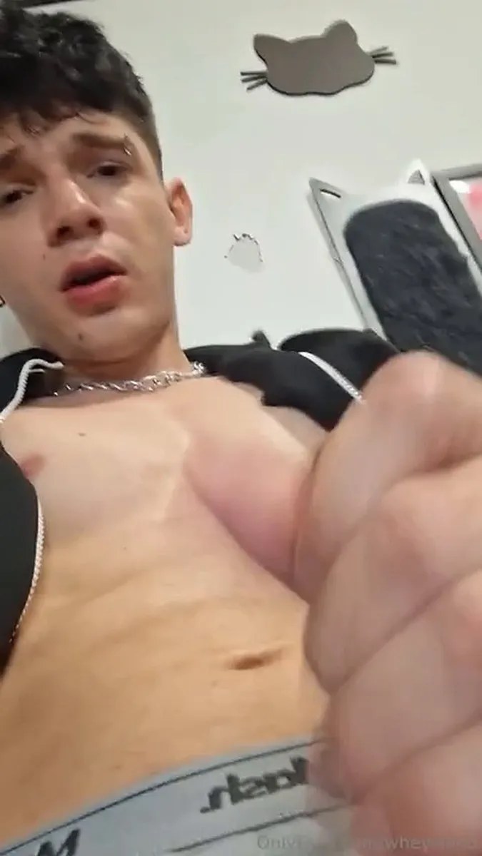 0hwd3p7m4l38bn7cq3wa1 Source video