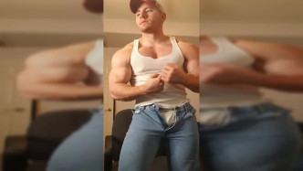 Hotmuscles6t9 0008 video