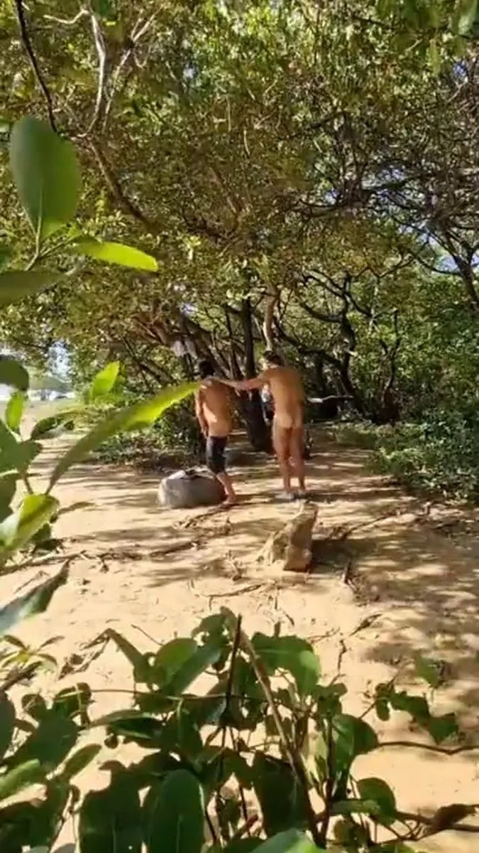 Foi Leitado POR 3 DESCONHECIDOS Na Trilha PARTE 1 video