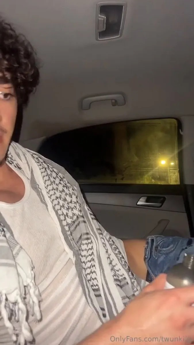 0hre4hvkcx1cdncjwtk7z Source video