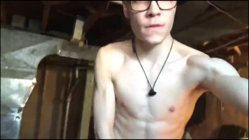 Muscle Teen Laundry Jerkoff video