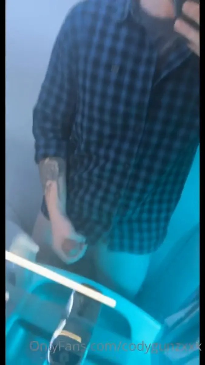 Got Super Horny On My Flight Back To Denver video