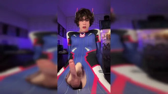 Eva (Overwatch) Flirting Cosplay video