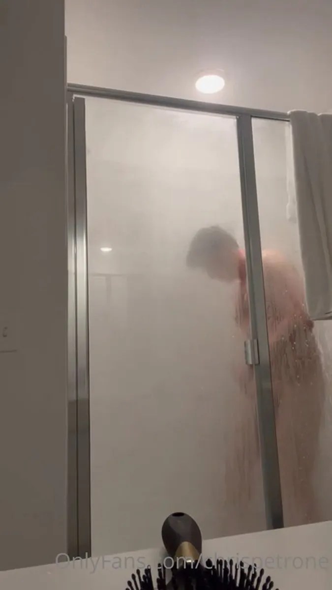 Chrispetrone (64) video