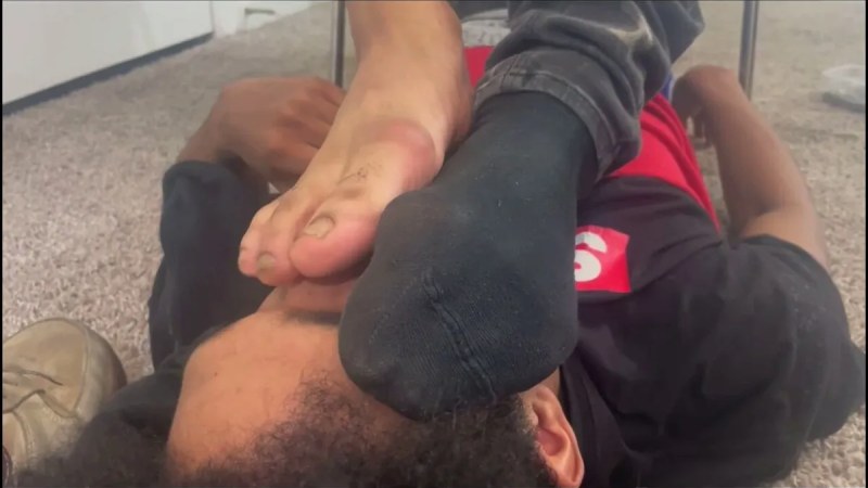 SMELLY FEET & SAME SOCKS OVER 2 WEEKS KEDAYLISKIN Onlyfans Gay Feet New 2024 video