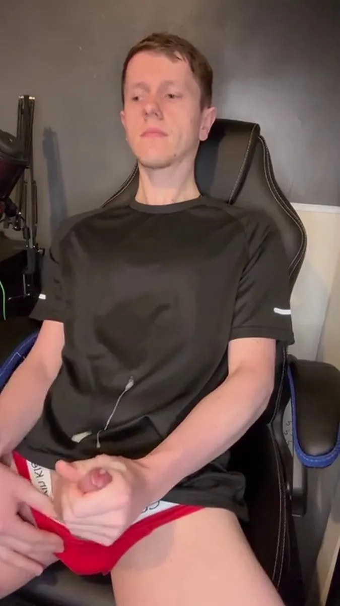 Bi British Guy Cums While Watching Straight Porn 65777eb8cdb41 video