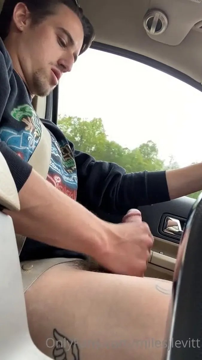 0gn43220ey5jy4icf7k9i Source video