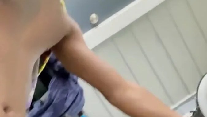 0he76m6r9htfd9z7no1fb Source video