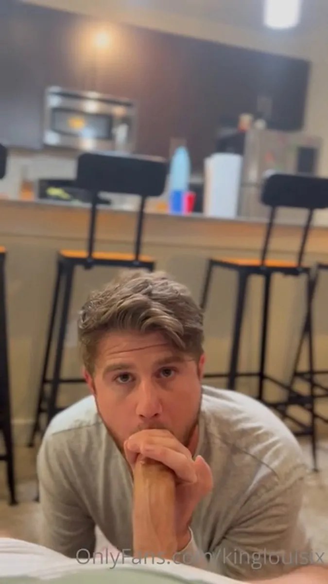 Tom Sucks Louis's Dick 6 video