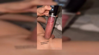 Who Wants Daddys Dick To Be Bigger video