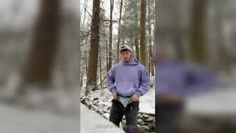 Josh Wanks Outside In The Snow   2 Min video