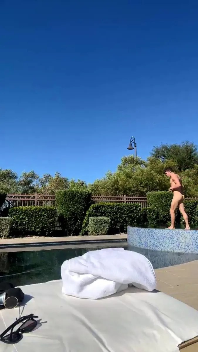 Live (3) video
