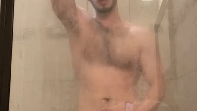 Josh Cums On The Shower Glass   1 Min video