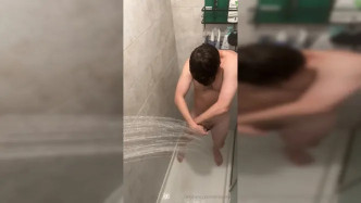 Chrispetrone (100) video