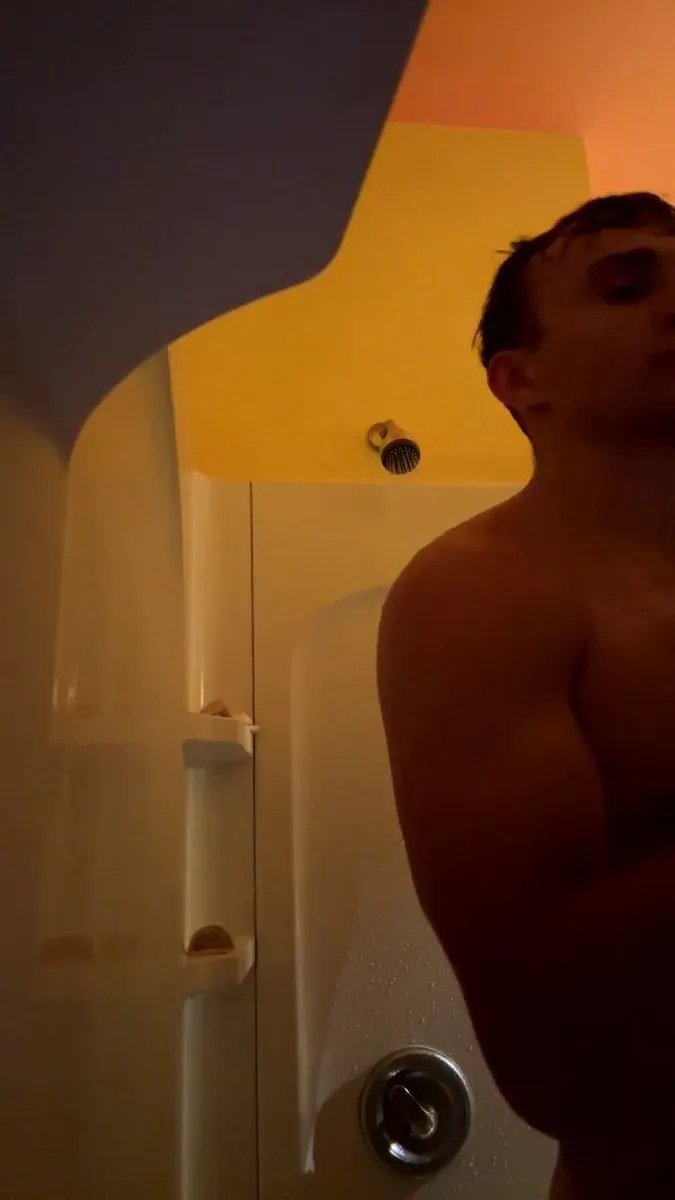 Live (6) video