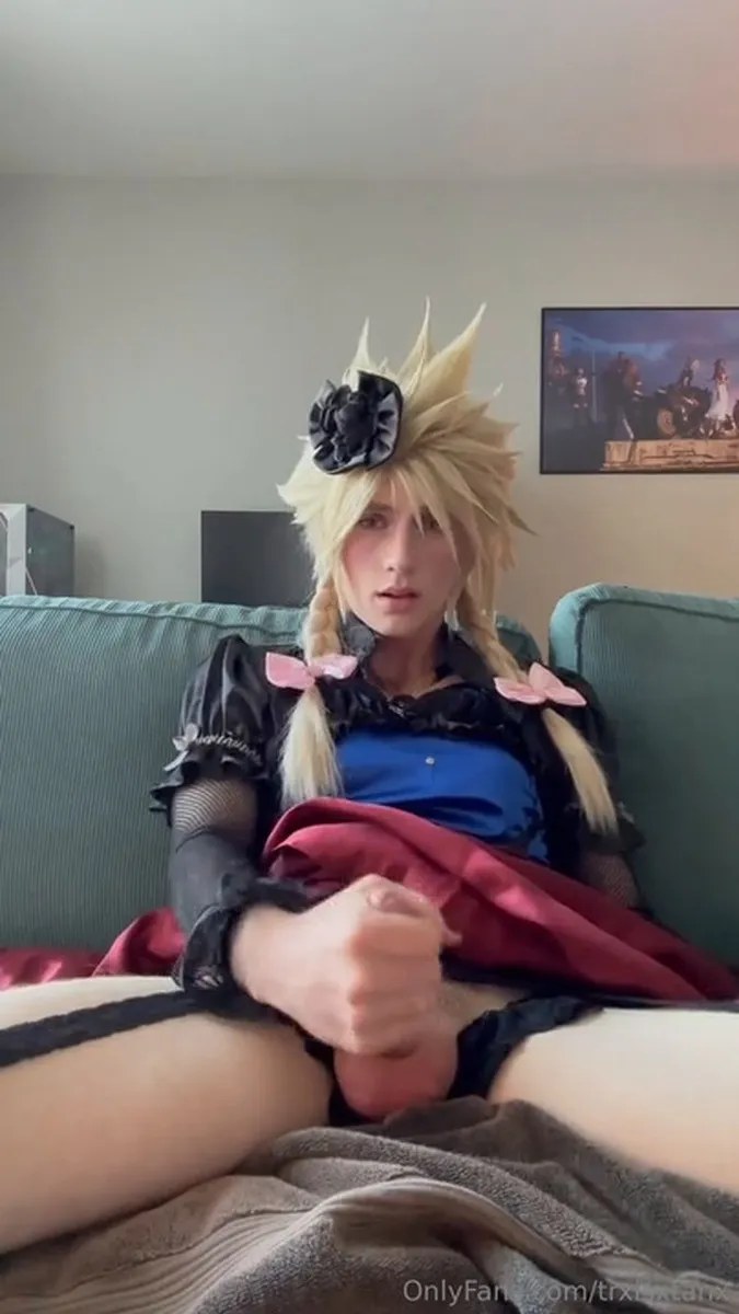 Cloud (Final Fantasy 7) In Drag Cosplay Pt2 video