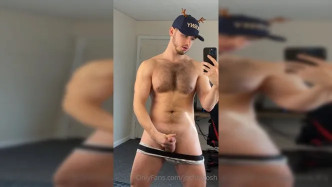 Josh Wanks In Horny Cap   41 Secs video