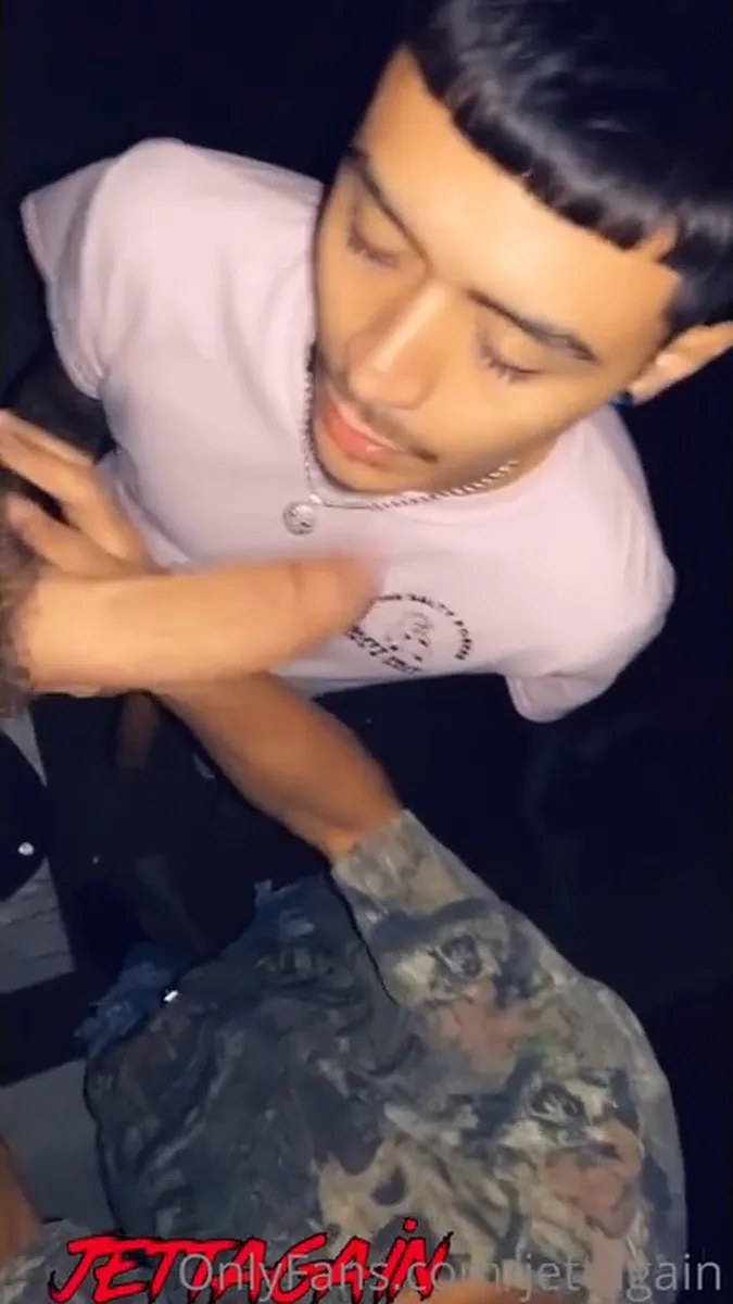 Afea479c C567 4317 B501 D63572659f9c video