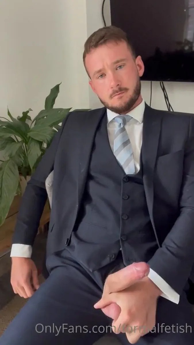 0h4yb5kgr332rtvebf5oj This Suits Needs To Hit The Dry Cleaners video