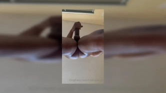 I Guess We Know Whos Been Doing Their Squats (no Cumshot) video