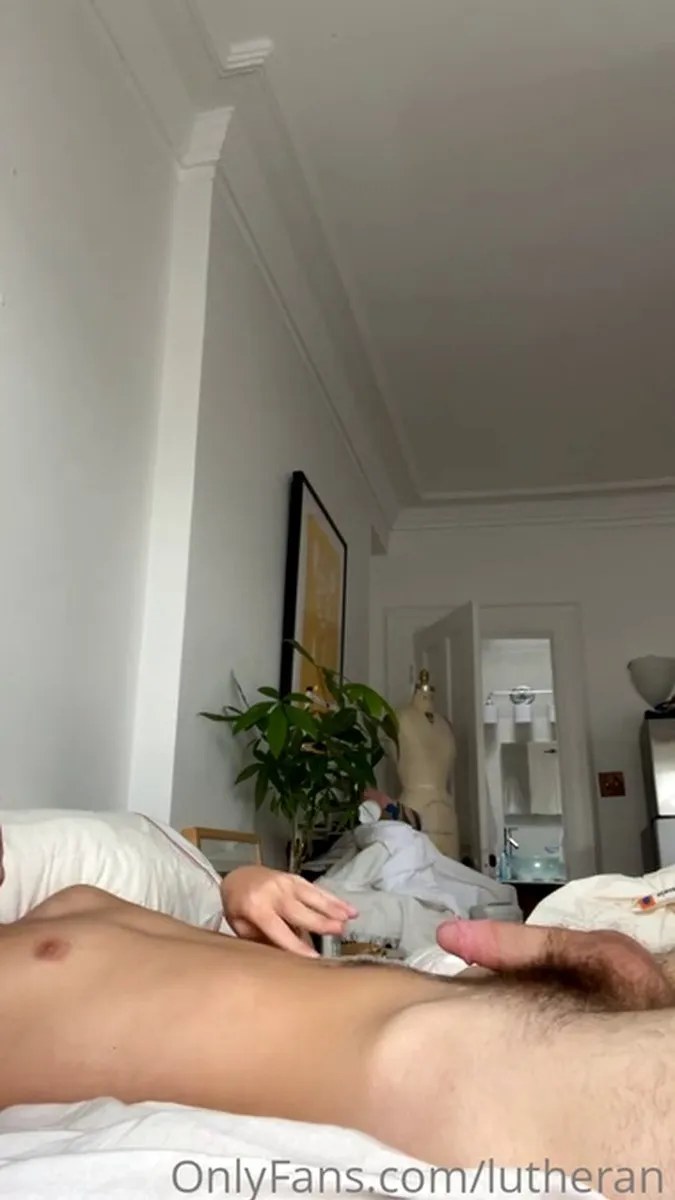 0gvcw873jxw6vdr7bmy2r Source video