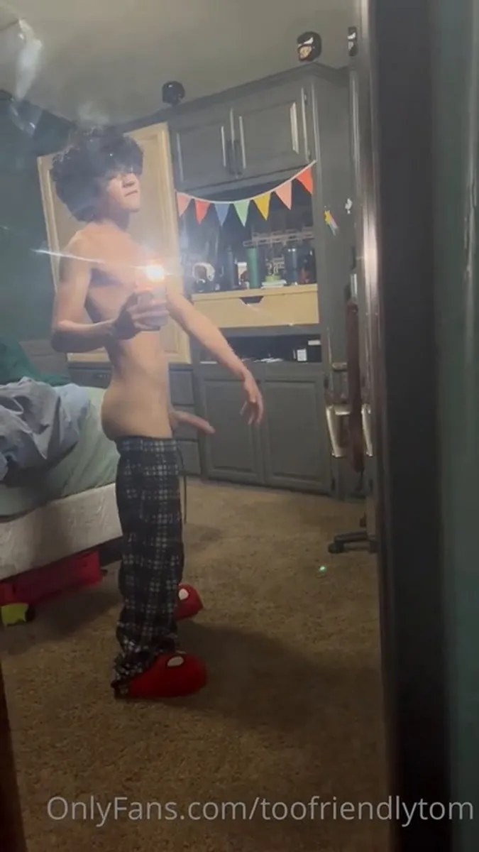 Tom (12) video