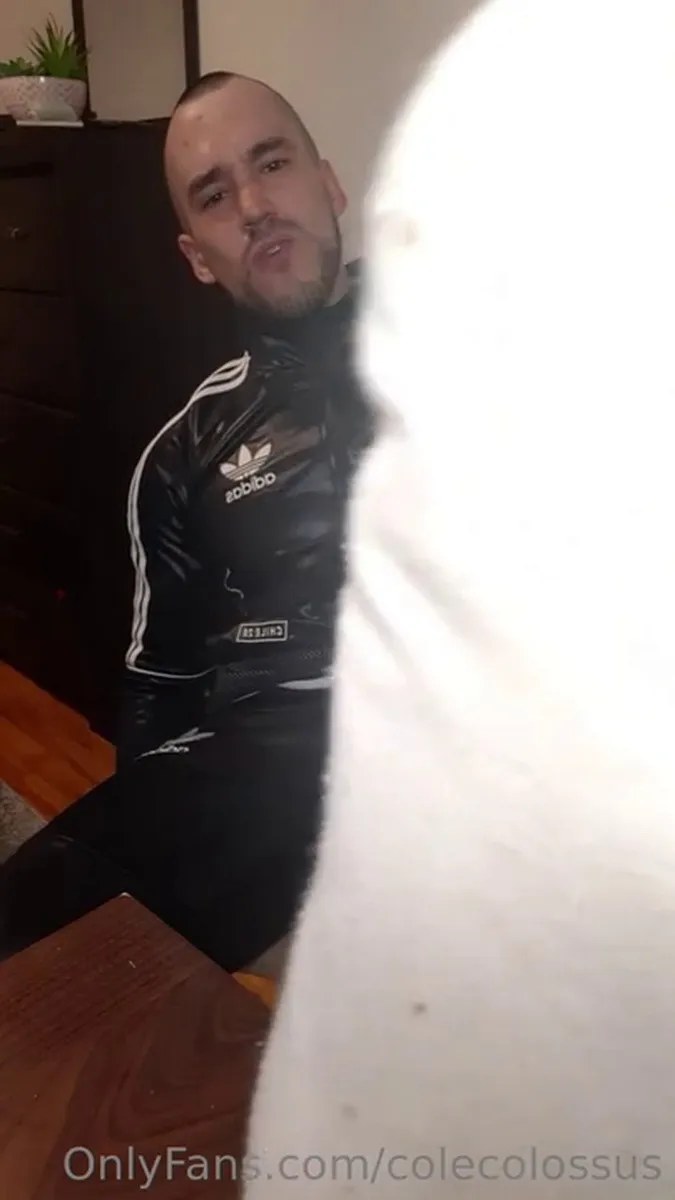 Master Cole Colecoloccus OF    FOOTSNIFFER (10 MINVERBAL) video