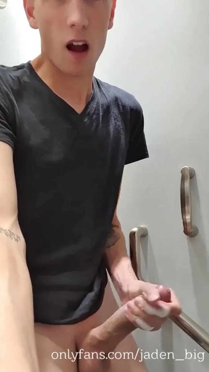 5f40a0d1c1ae809d99727 Source video