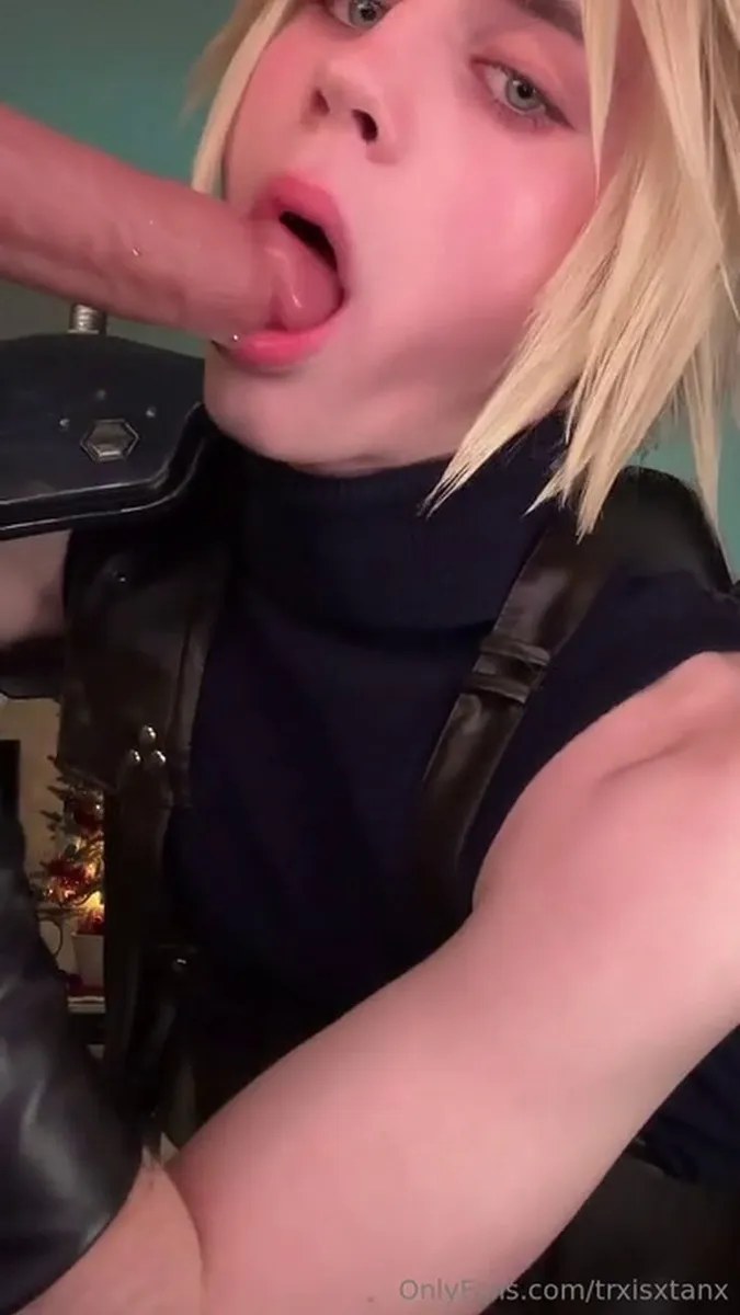 Cloud Strife (Final Fantasy 7) Dildo BJ video