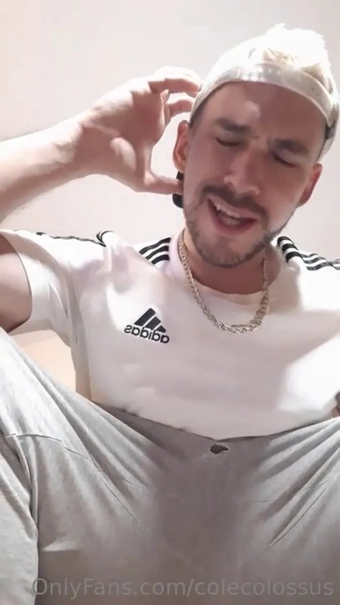 Master Cole Colecoloccus OF  ROOMATE (MACROUNAWARE   9 MIN) video