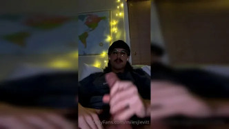 0gx3m9yz55lg2il9uqubi Source video