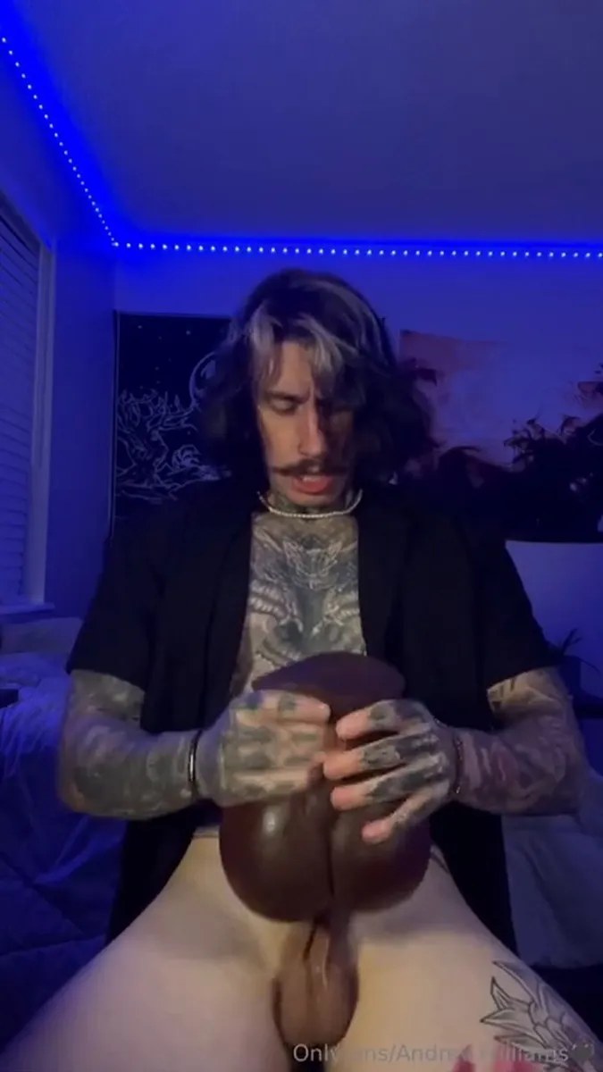 20231216 IWasHornyDuringMyTiktokLiveSoITouchedMyselfAfterw 0 video