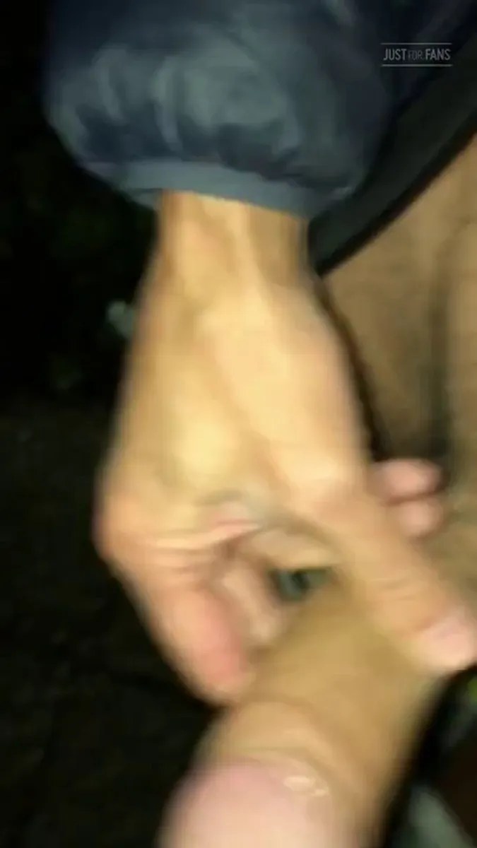Taking Random Loads Outdoors The Last Lad Used A Condom Usually I Wouldnt Be Interested But He Was So Fit I Decided To Make An Exception video