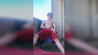 D65bb675 De60 47d6 81b0 9086ac6c2efc video